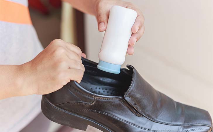 راهکارهایی برای از بین بردن بو کفش